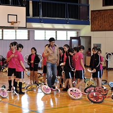 2010年10月23日　町田第二小学校イベント（演技披露･一輪車体験教室）
