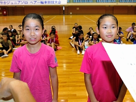 ペア演技 クラスC オープン小学生の部では、静岡城内一輪車クラブの『山本 珠暉(小６) 長島 明歩(小５)』ペアが優勝に輝きました。