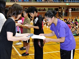 ソロ演技 クラスE オープン小学生の部では、中央林間一輪車クラブの『岩田 明子(小６)』が優勝に輝きました。