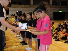ペア演技 クラスA ビギナーの部では、UC Iwata クローバーカイトの『竹原 あかり(小４) 平野 朱梨(小４)』ペアが優勝に輝きました。